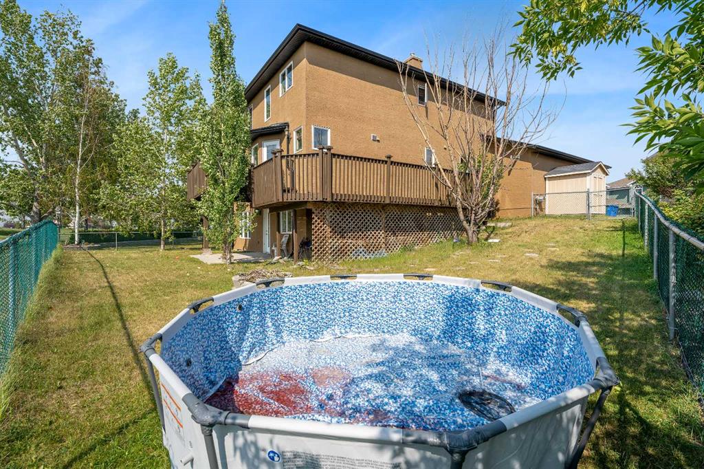 237 Lakeside Greens Crescent