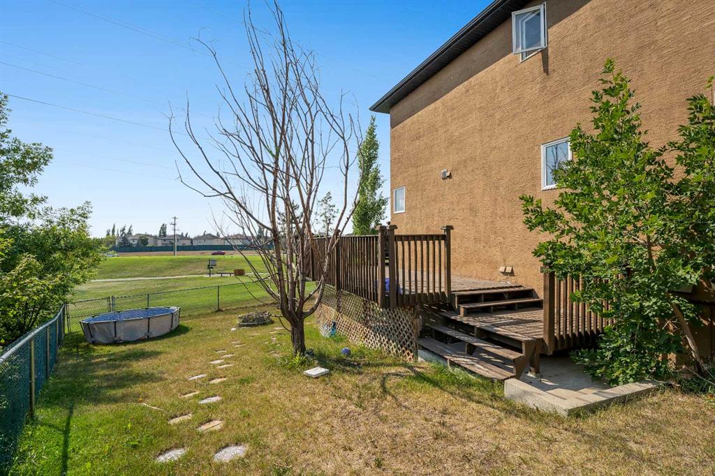 237 Lakeside Greens Crescent