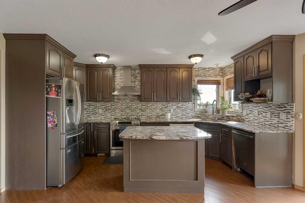 237 Lakeside Greens Crescent