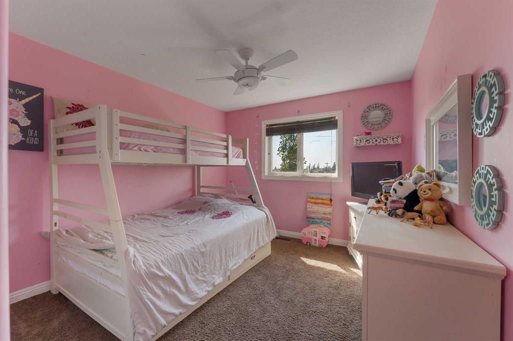 237 Lakeside Greens Crescent