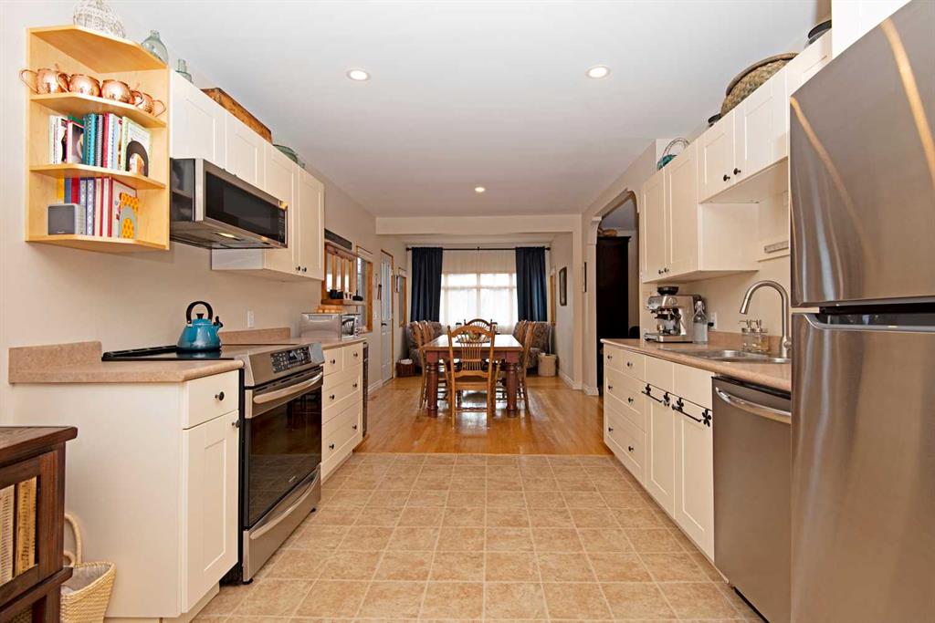 148 Crescent Road W