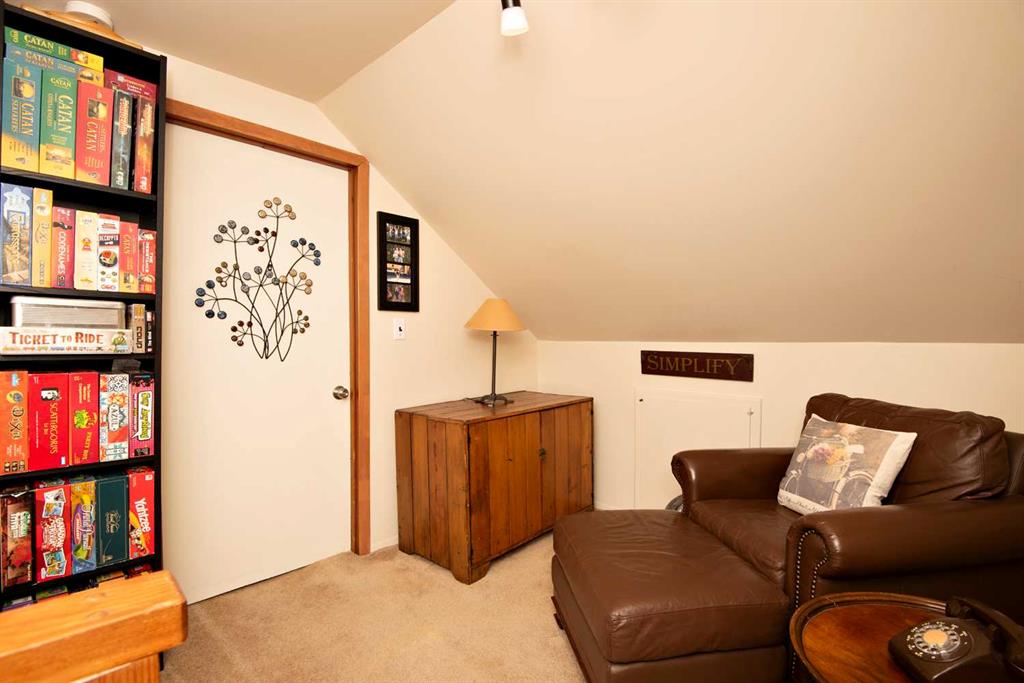 148 Crescent Road W