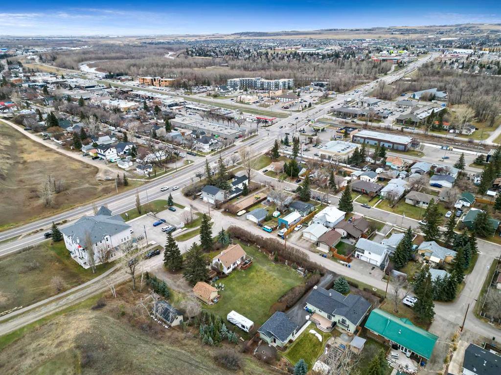148 Crescent Road W