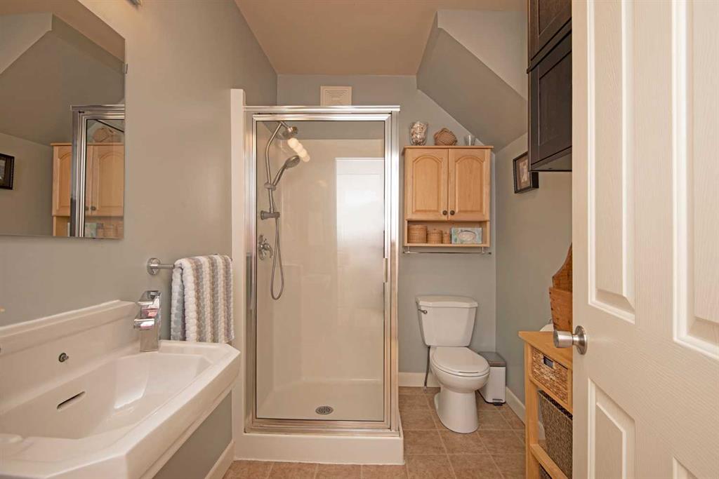 148 Crescent Road W