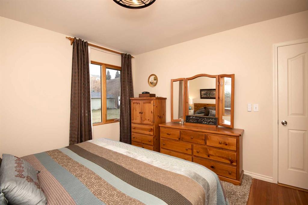 148 Crescent Road W