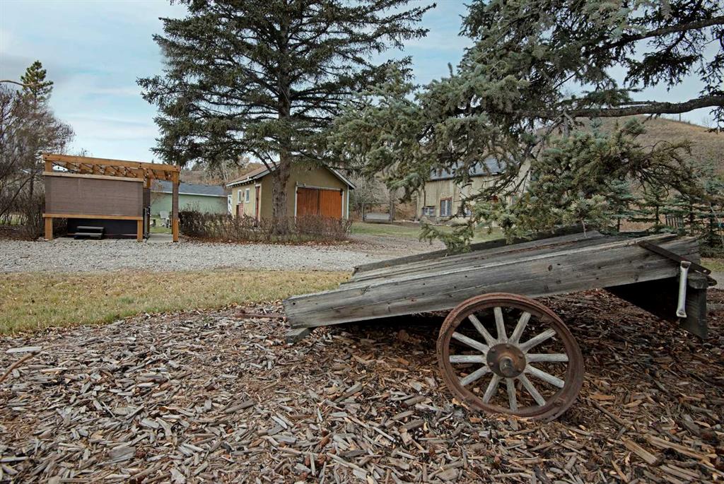 148 Crescent Road W
