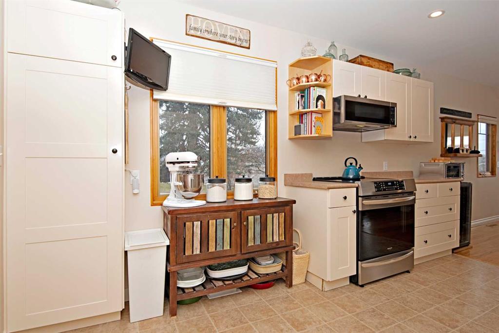 148 Crescent Road W