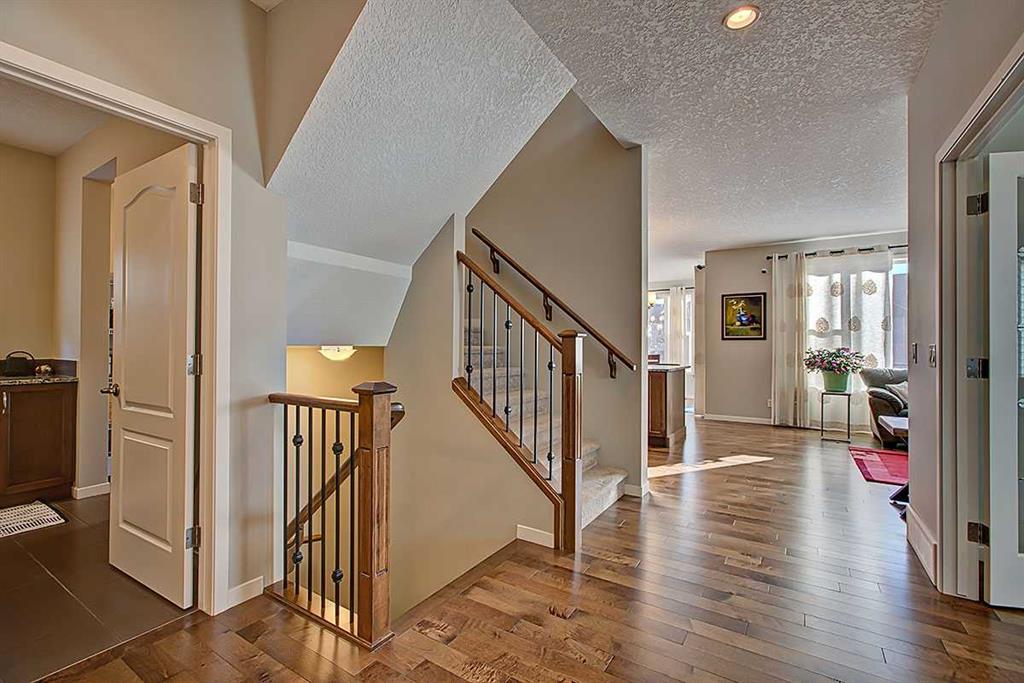 86 Cranarch View SE
