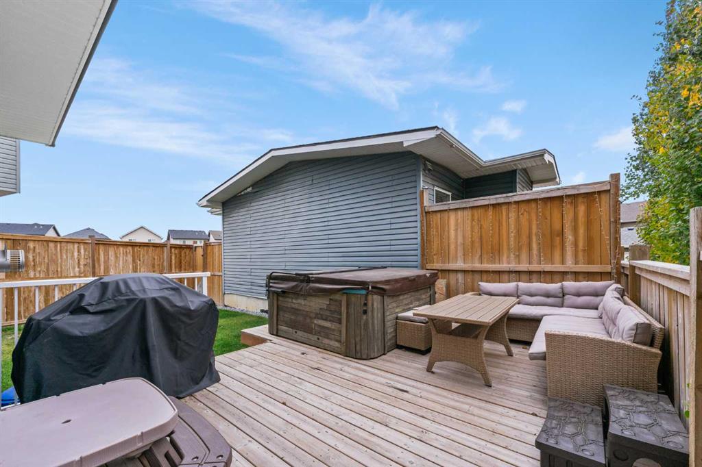 82 Cranford Bay SE