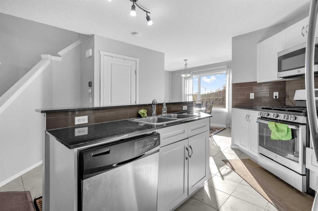 9 Walden Drive SE
