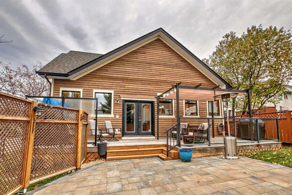 28 Rocky Ridge Close NW