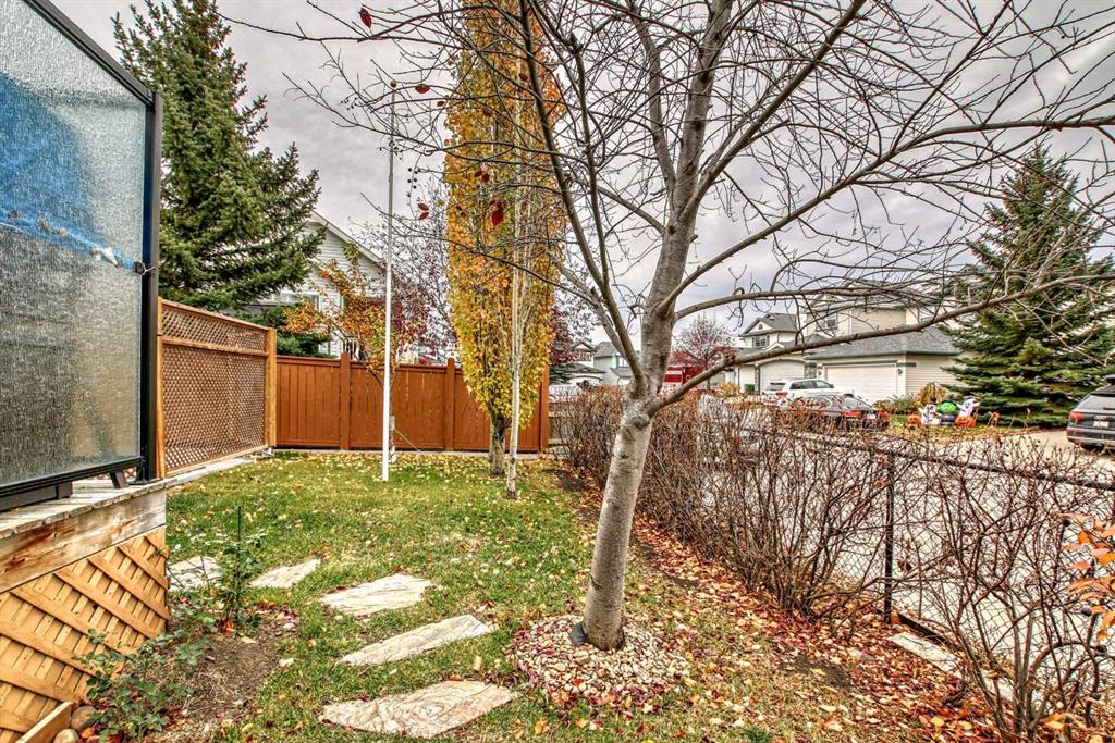 28 Rocky Ridge Close NW