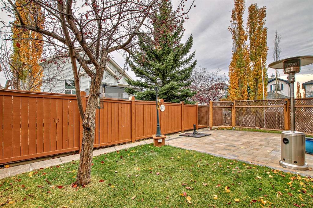 28 Rocky Ridge Close NW