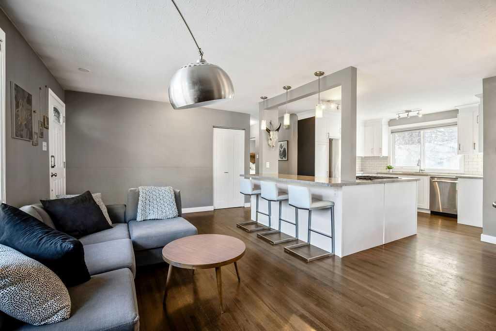 55 Cambrian Drive NW
