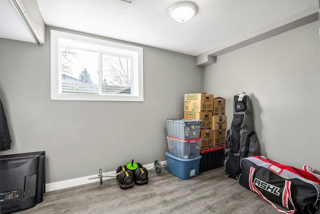 55 Cambrian Drive NW
