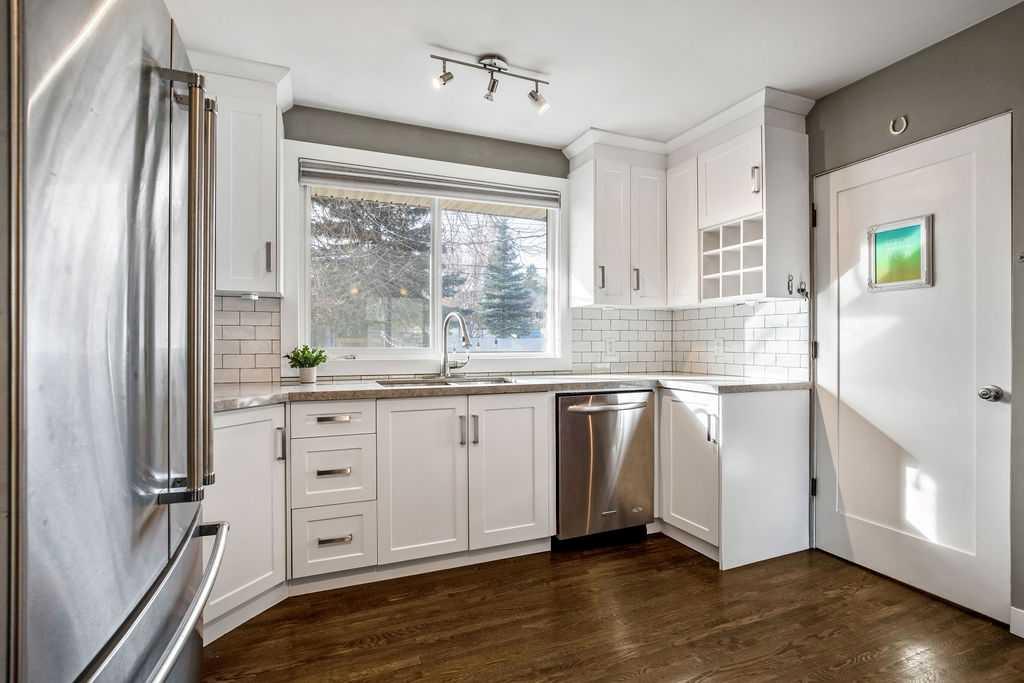 55 Cambrian Drive NW