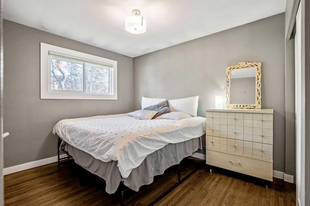 55 Cambrian Drive NW