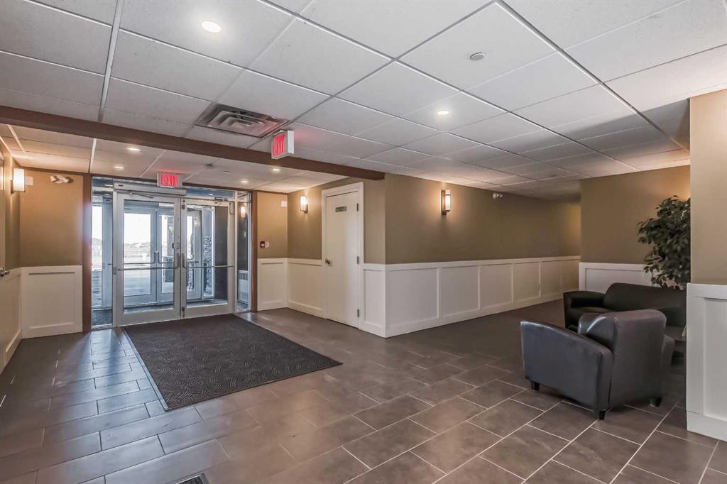 1005A Westmount Drive, #210