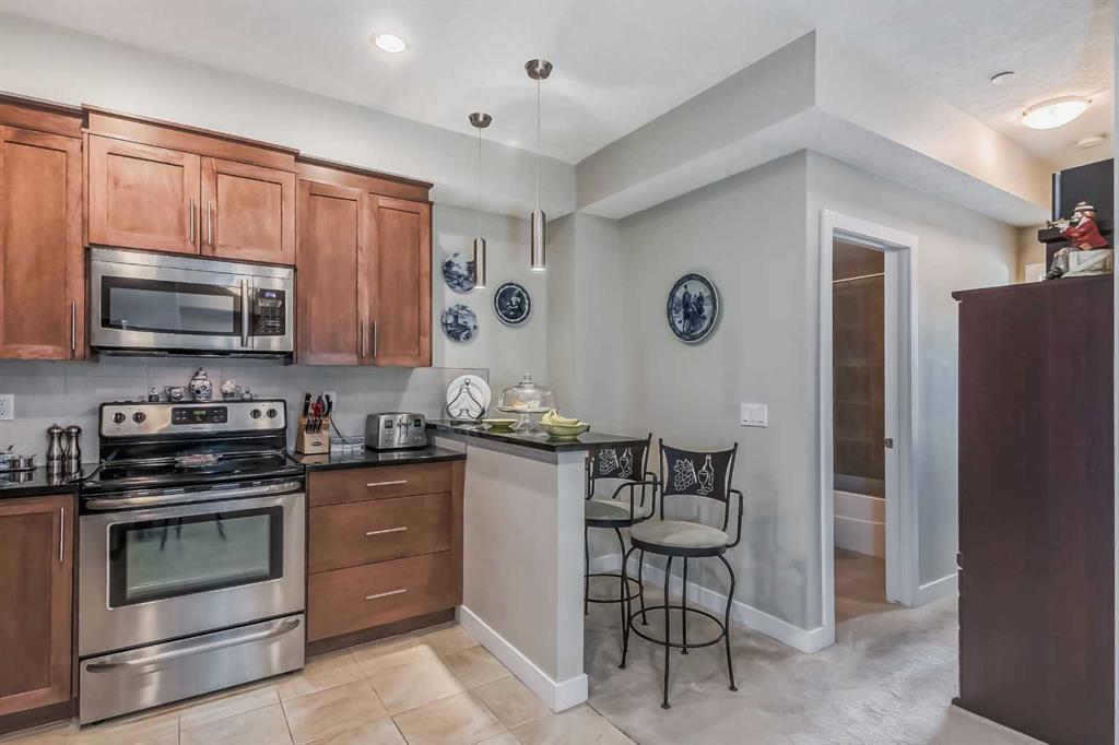1005A Westmount Drive, #210