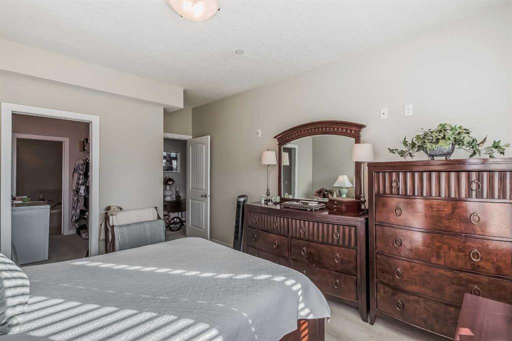 1005A Westmount Drive, #210