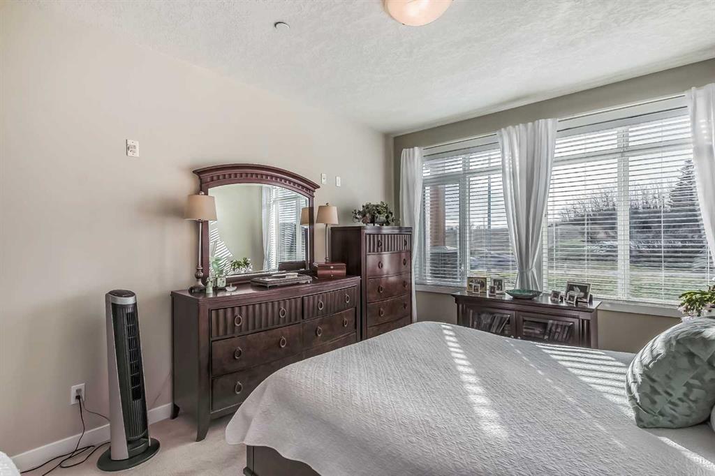 1005A Westmount Drive, #210