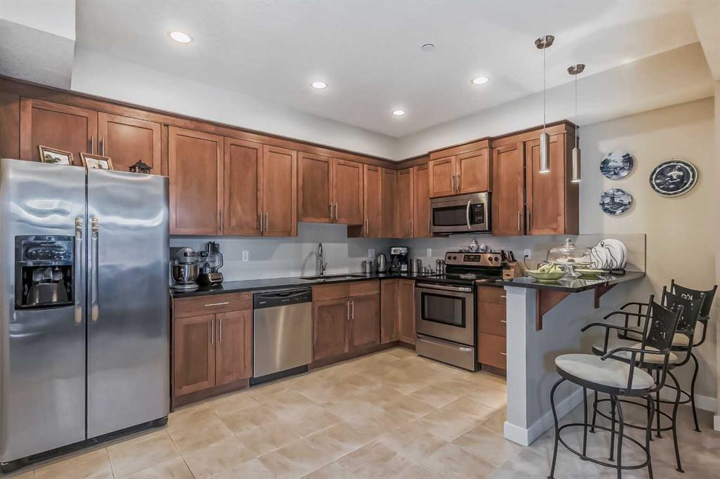 1005A Westmount Drive, #210