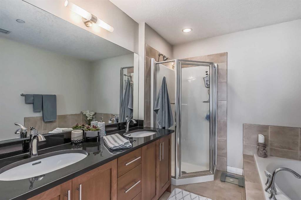 1005A Westmount Drive, #210
