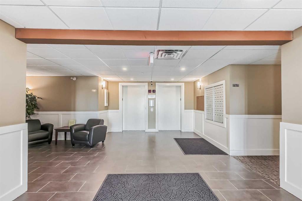 1005A Westmount Drive, #210