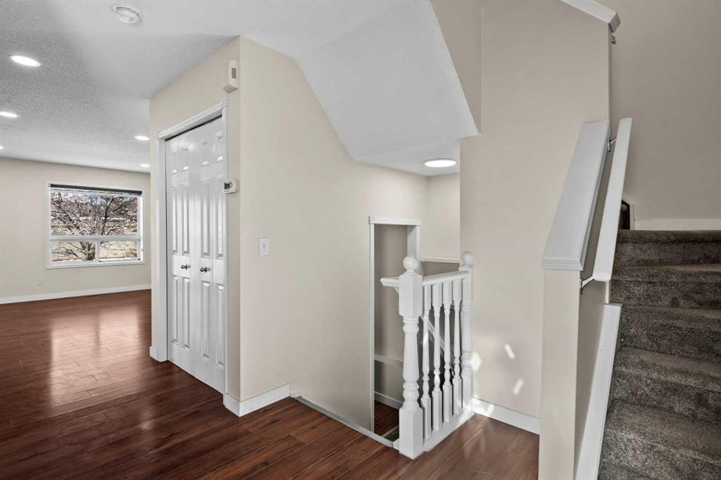 127 Tarington Close NE