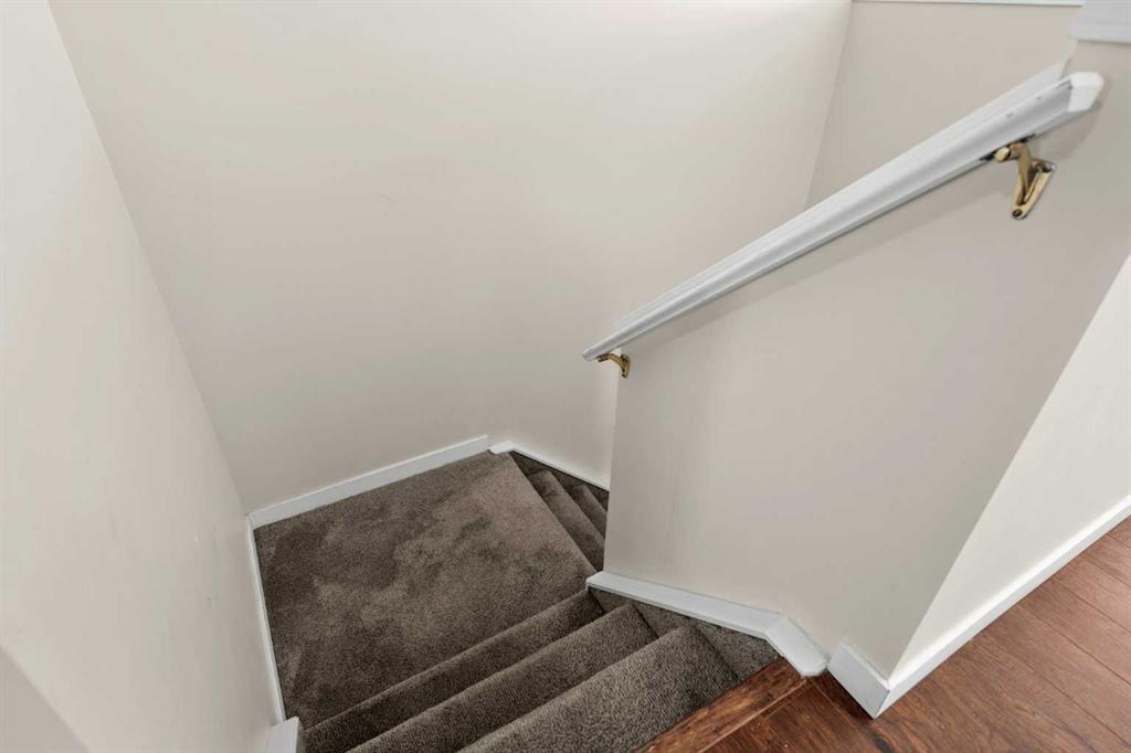 127 Tarington Close NE