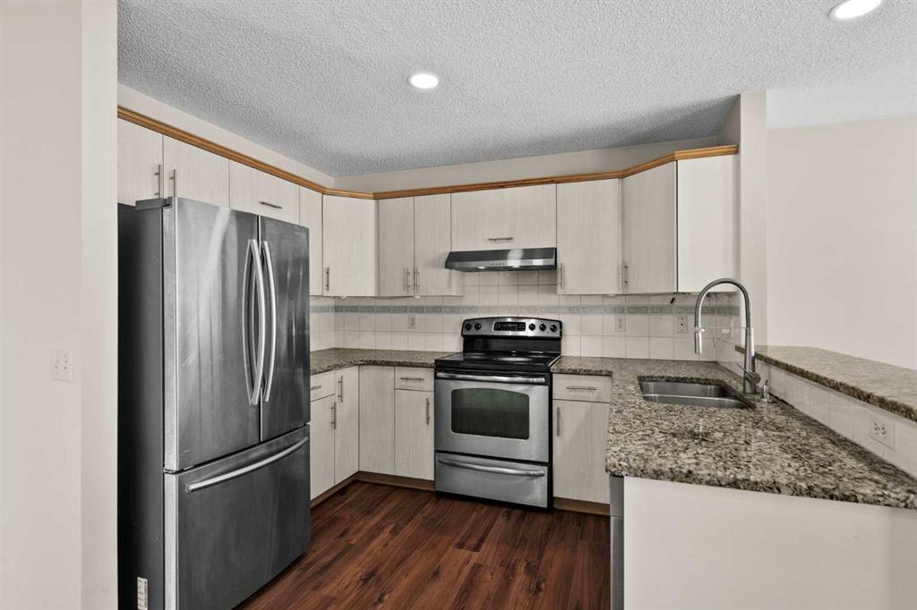 127 Tarington Close NE