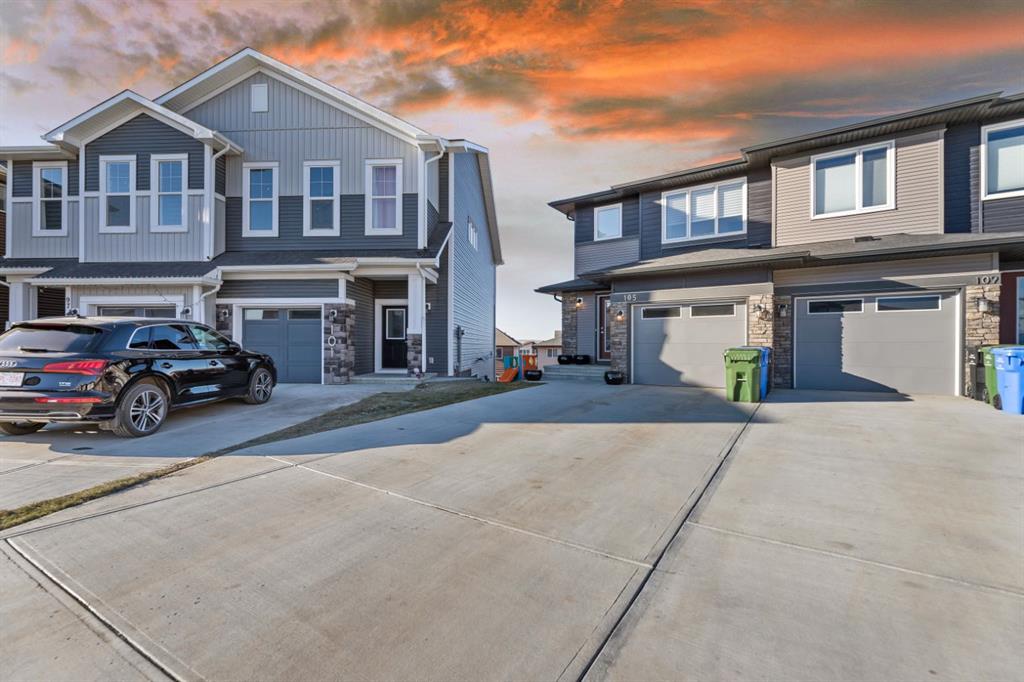 105 CARRINGVUE Park NW
