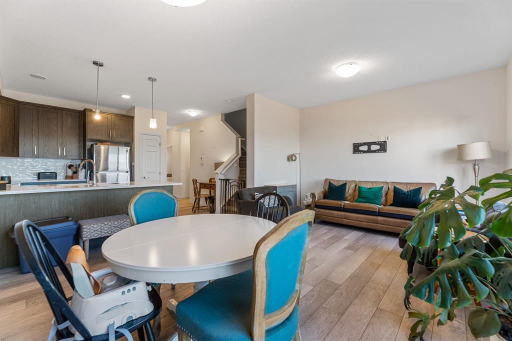105 CARRINGVUE Park NW