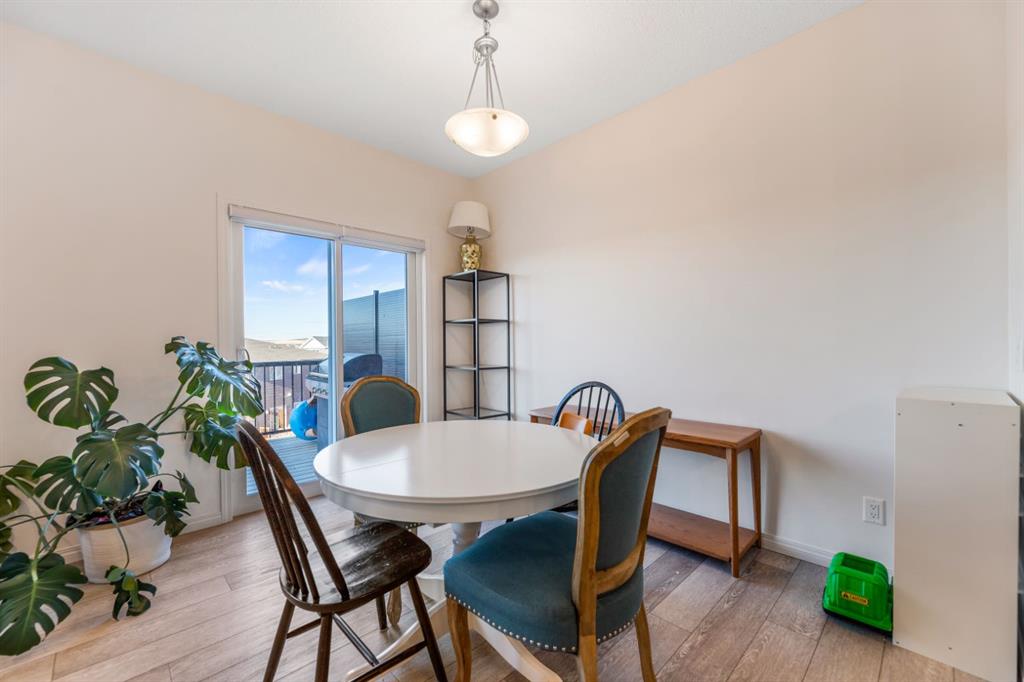 105 CARRINGVUE Park NW