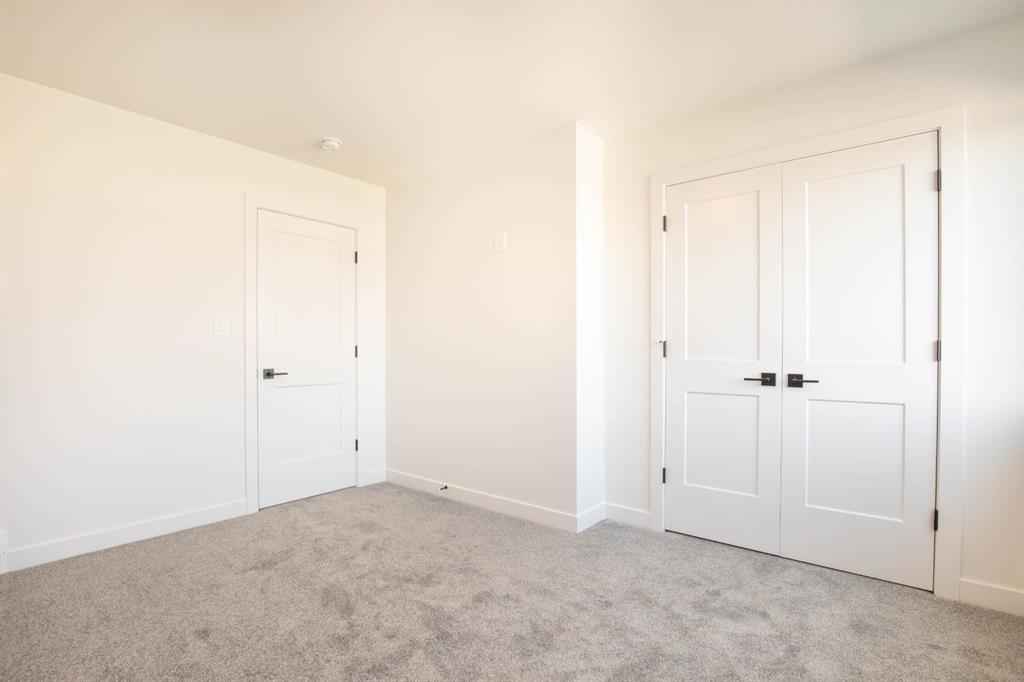 25 Earl Close