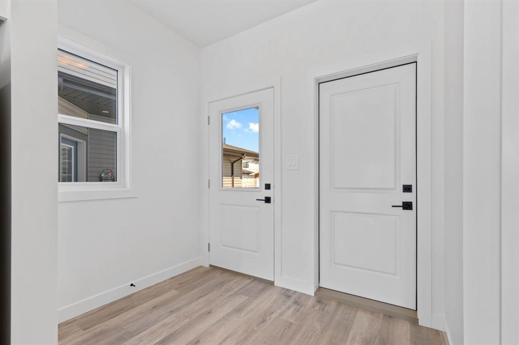 25 Earl Close