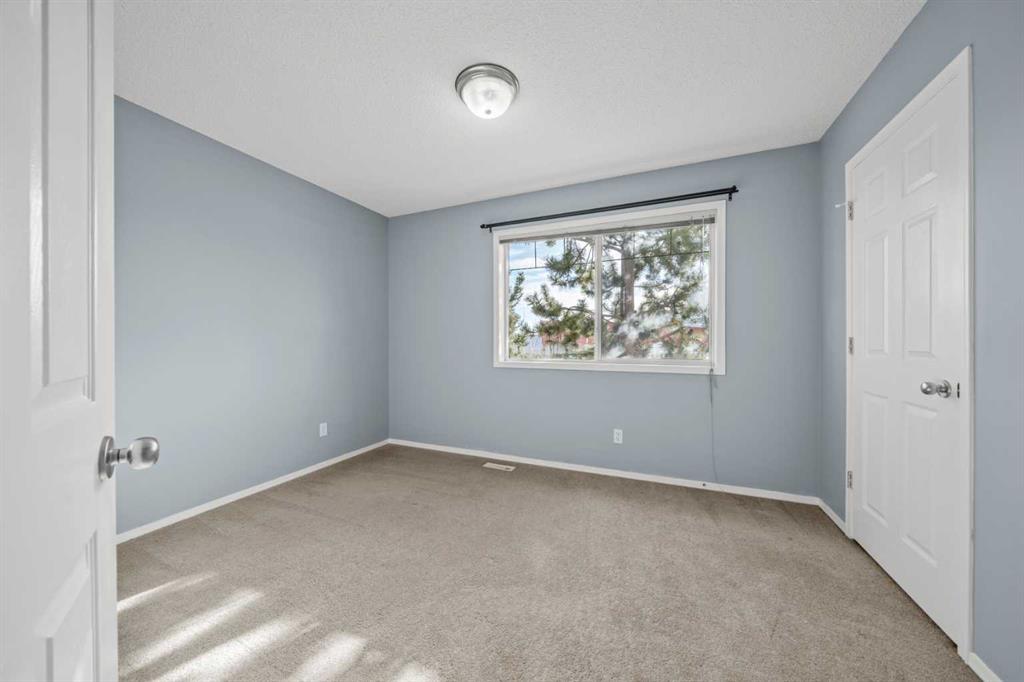 358 Panamount Boulevard NW