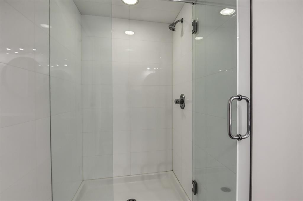888 4 Avenue SW, #807