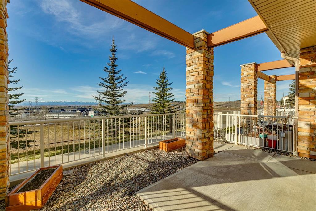 133 Rockyledge View NW, #4