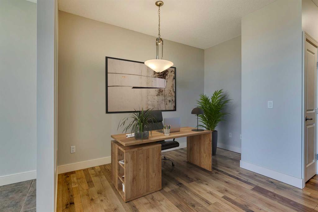 133 Rockyledge View NW, #4