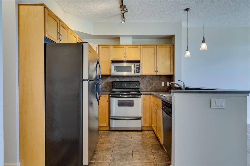 133 Rockyledge View NW, #4