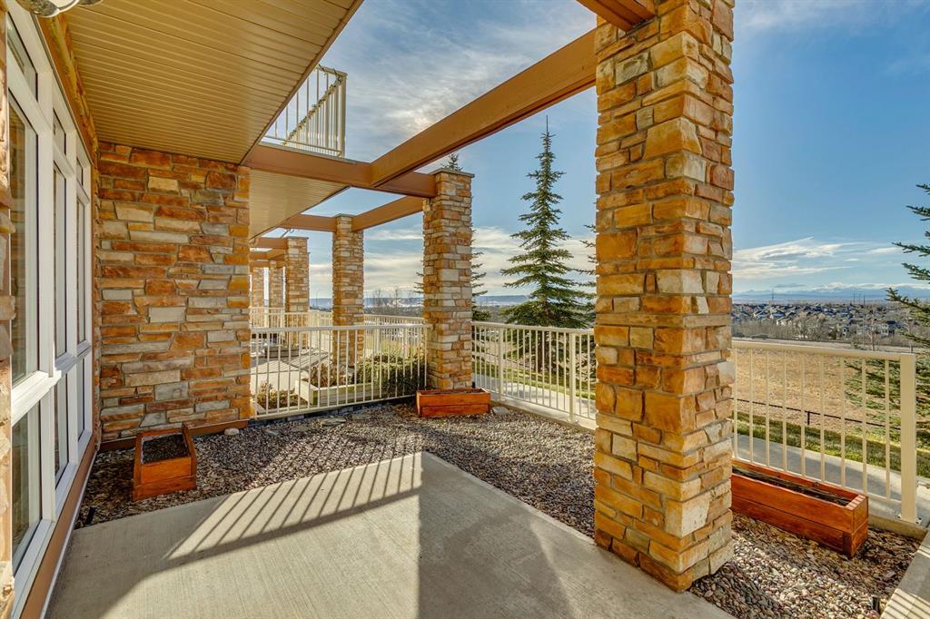 133 Rockyledge View NW, #4