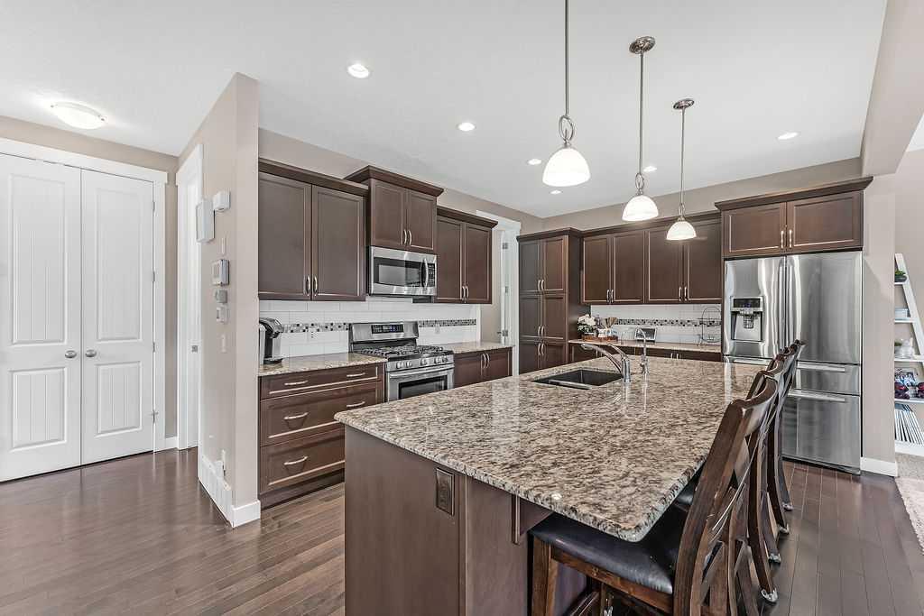 185 Cranleigh Place SE