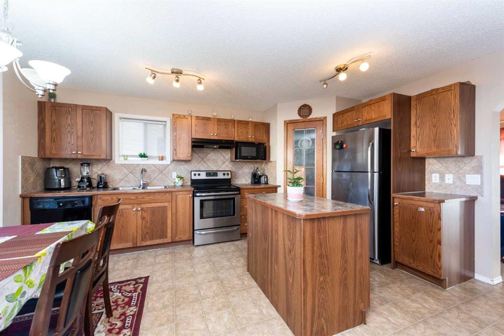 987 Taradale Drive