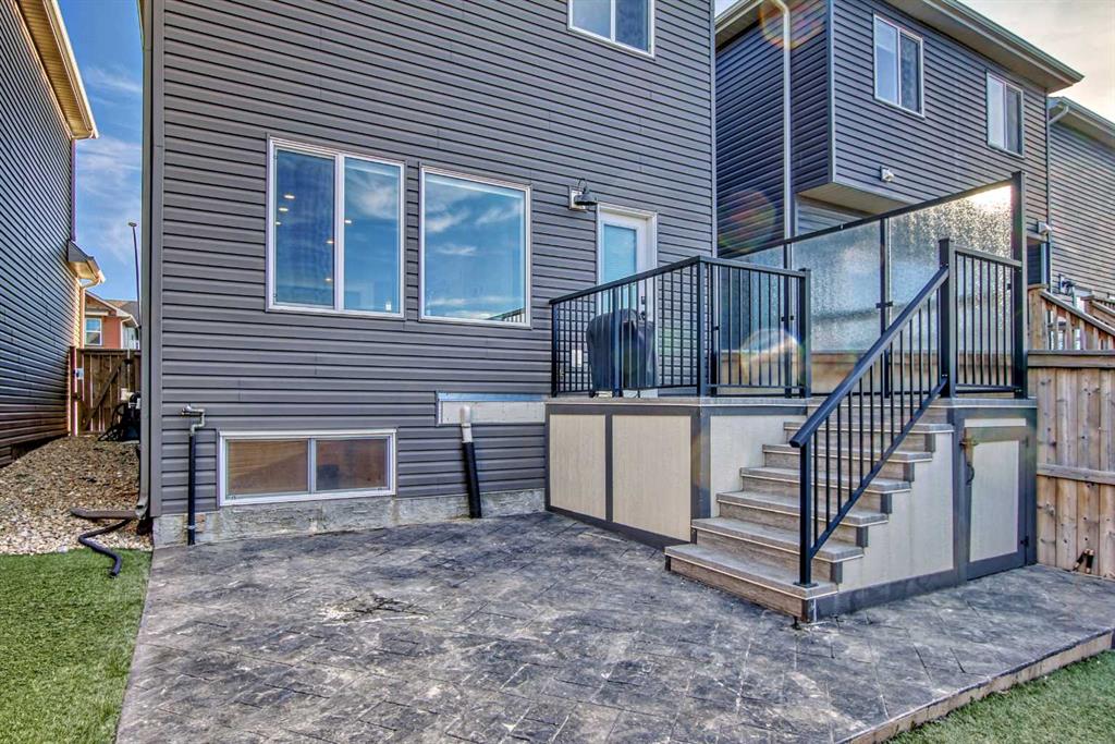 139 Evansborough Crescent NW