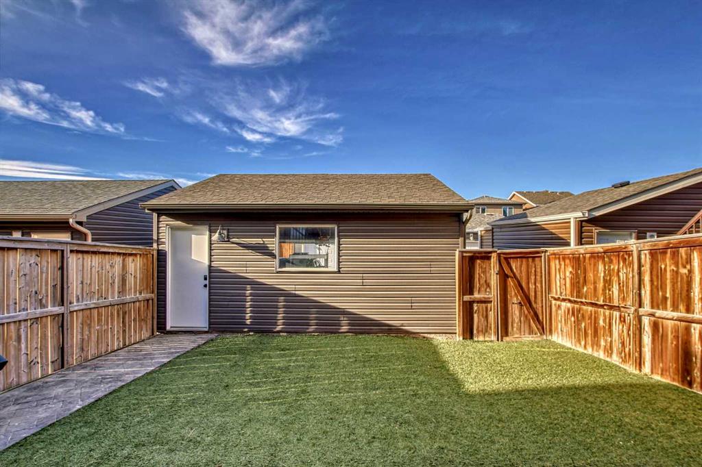 139 Evansborough Crescent NW