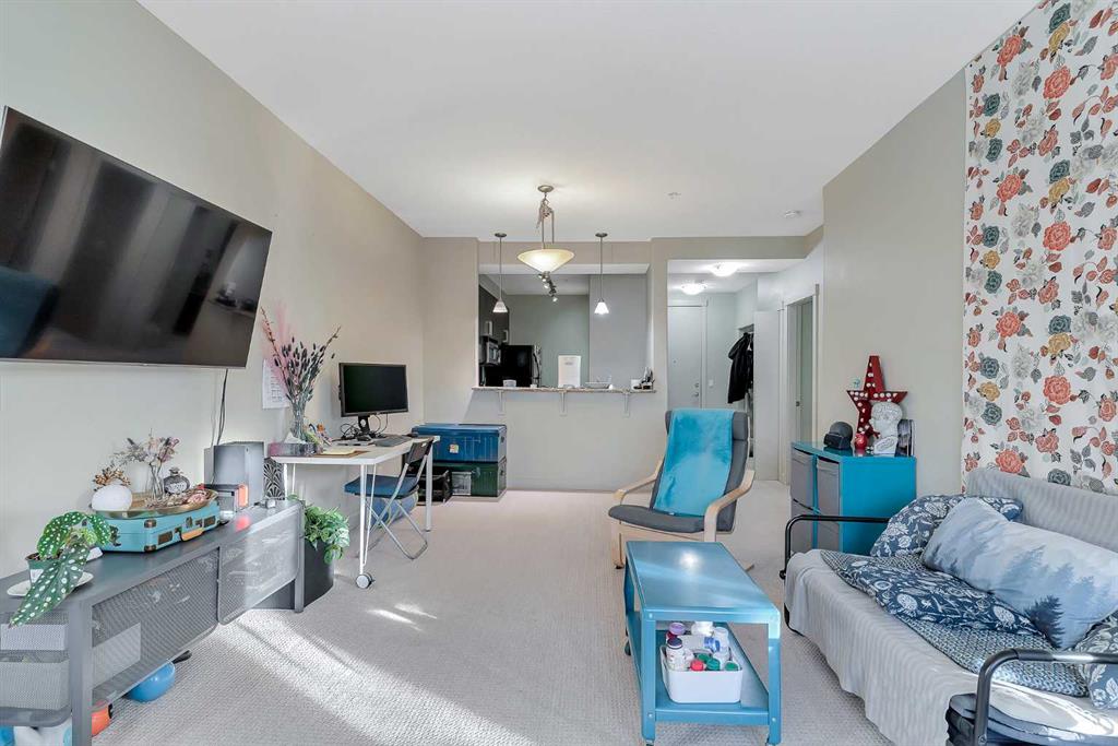 830 Centre Avenue NE, #203