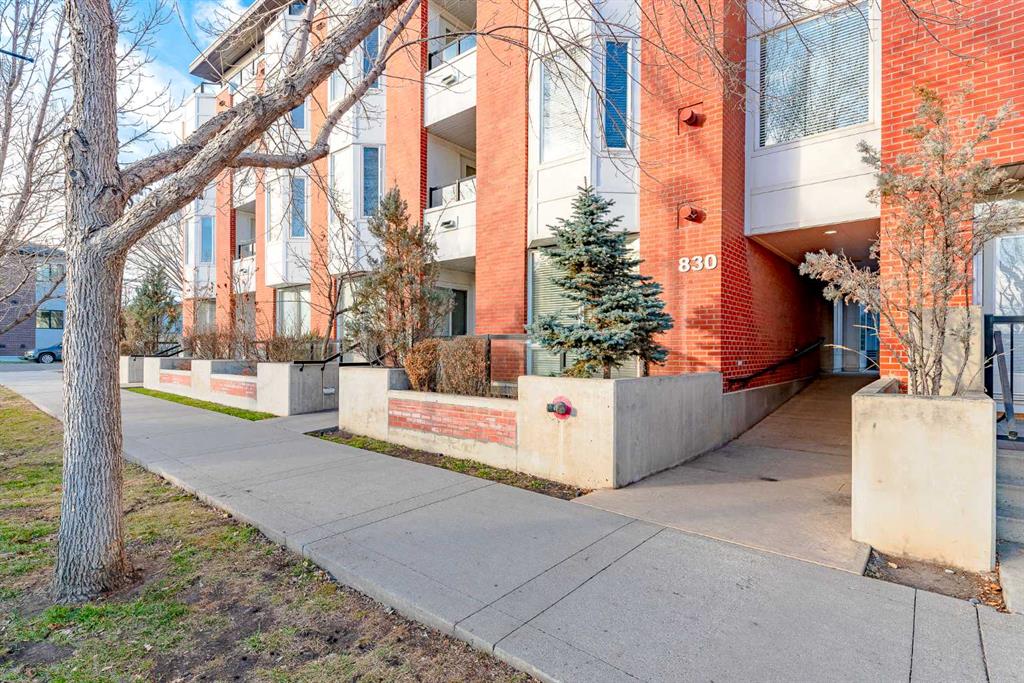 830 Centre Avenue NE, #203