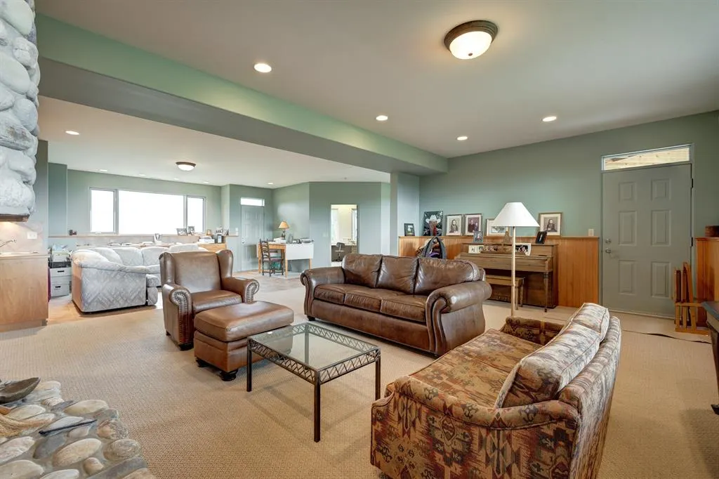 290254 96 Street W, #10
