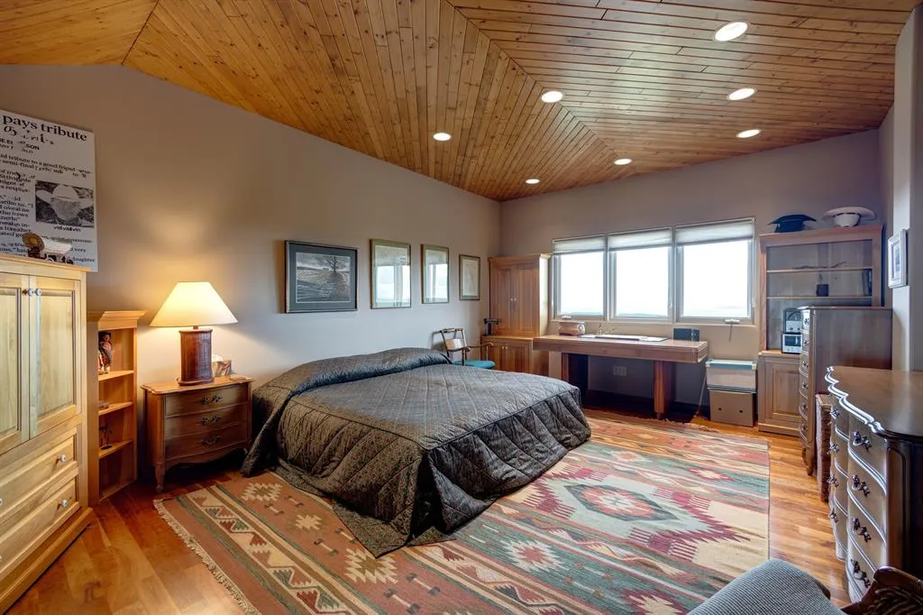 290254 96 Street W, #10